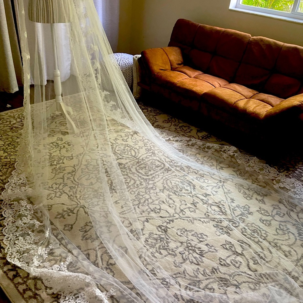 Cathedral veil